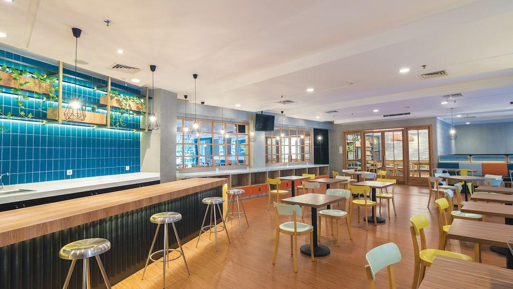 雅加达克拉帕加丁城市1O1酒店 外观 照片