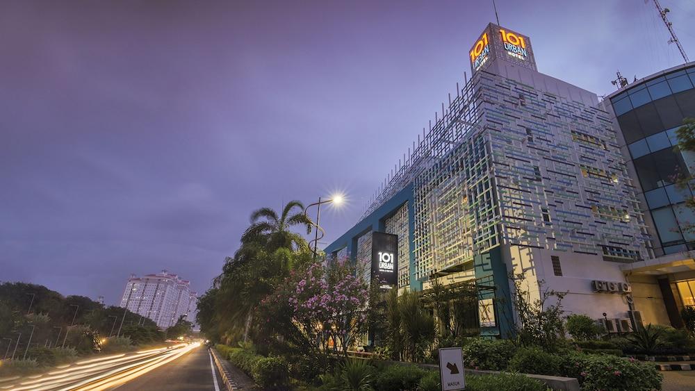 雅加达克拉帕加丁城市1O1酒店 外观 照片